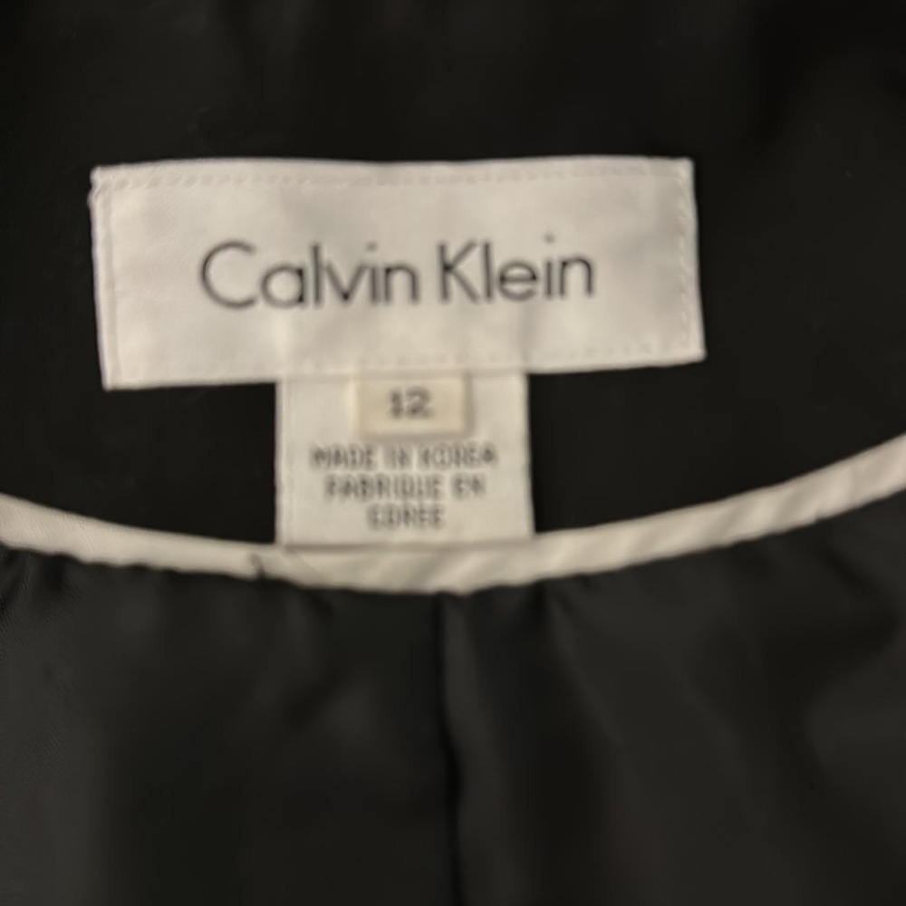 Calvin Klein - Picture 3 of 4